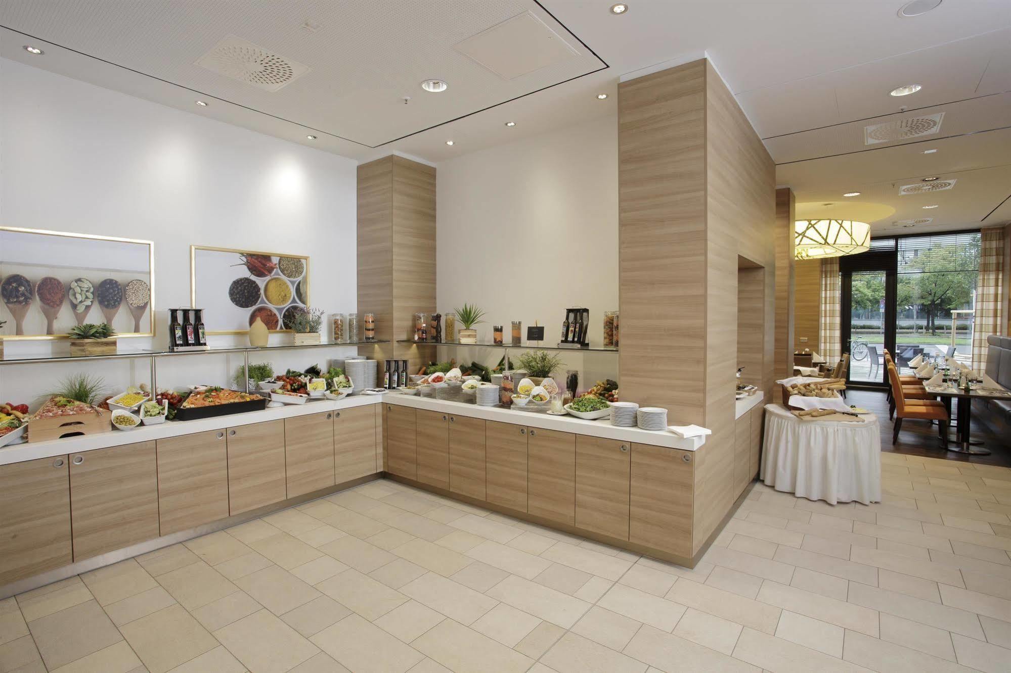 H4 Alexanderplatz Hotel Berlin
