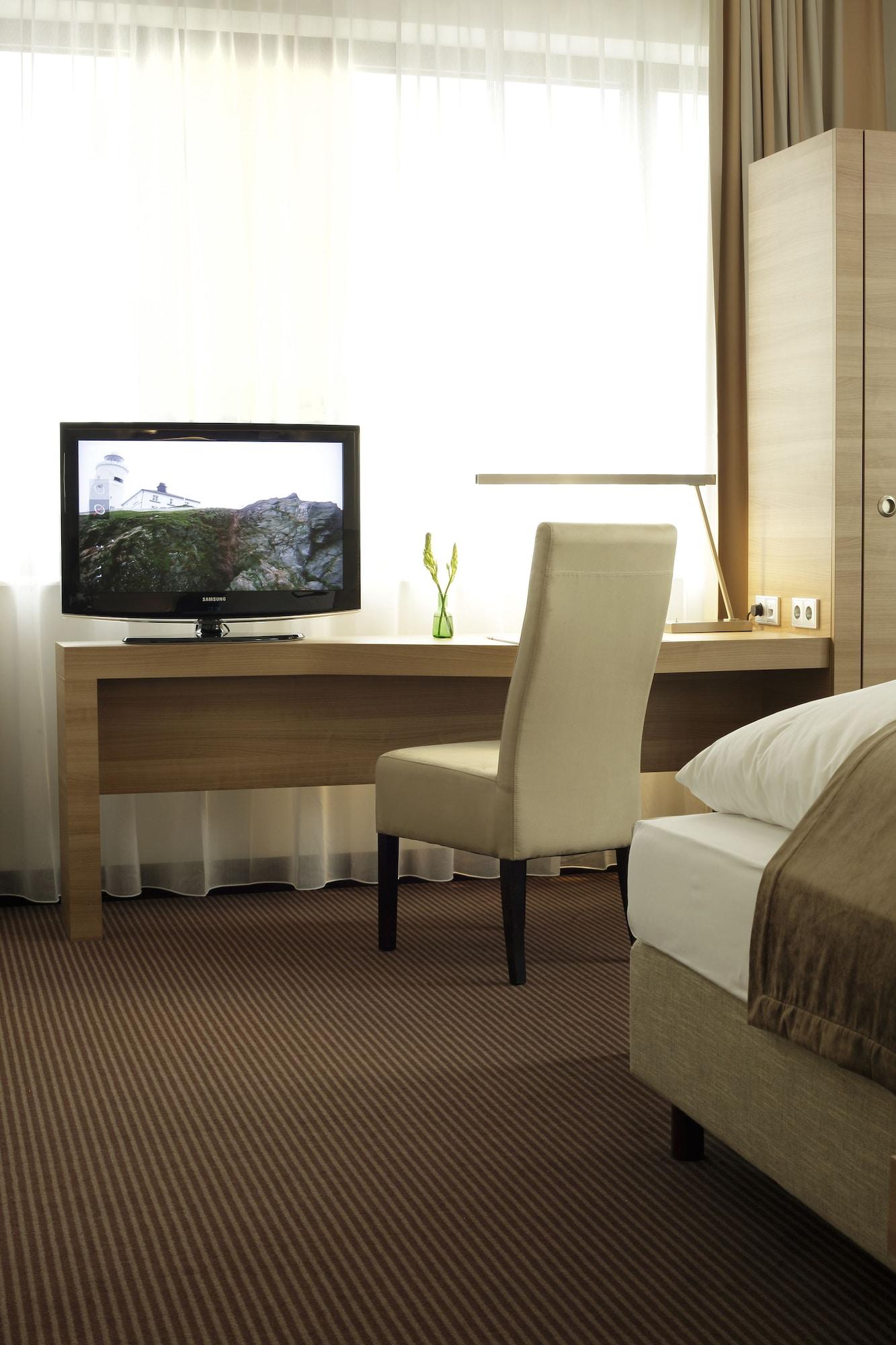 H4 Alexanderplatz Hotel 4*