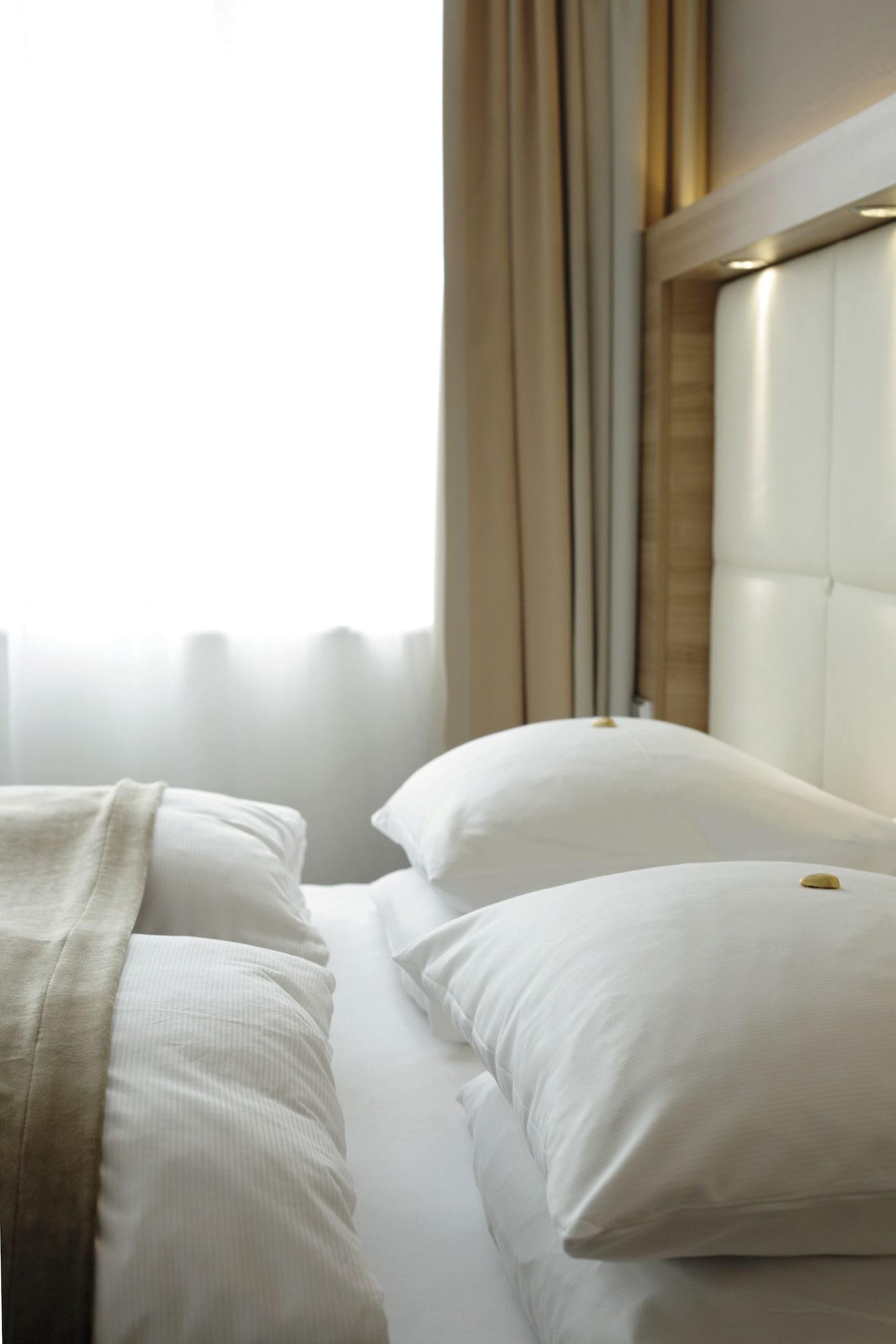 H4 Alexanderplatz Hotel 4*