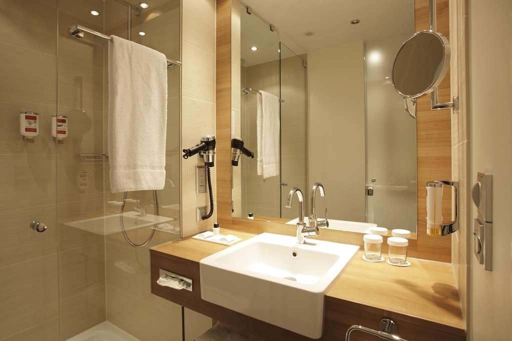 Hotel H4 Alexanderplatz 4*