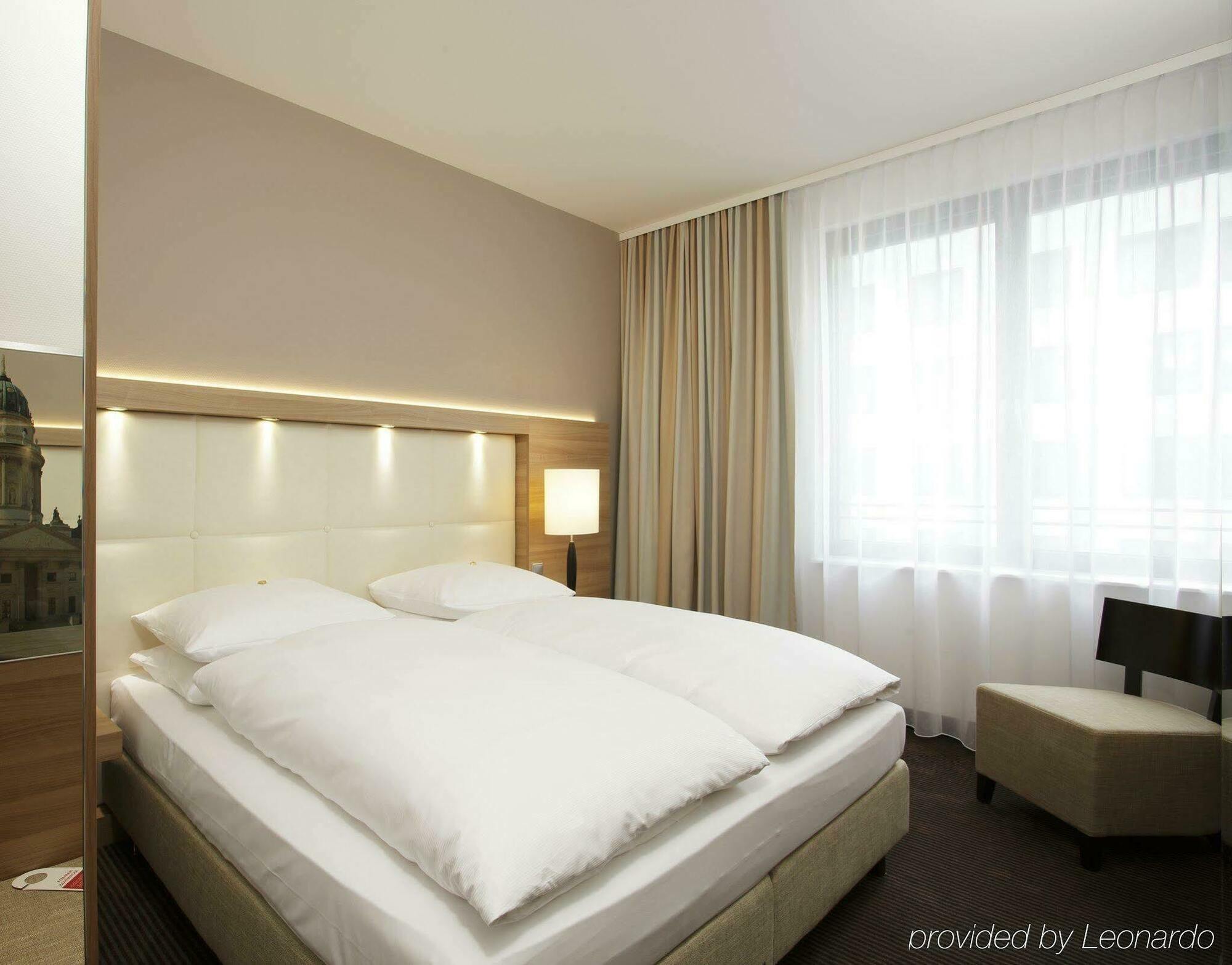 H4 Alexanderplatz Hotel 4*